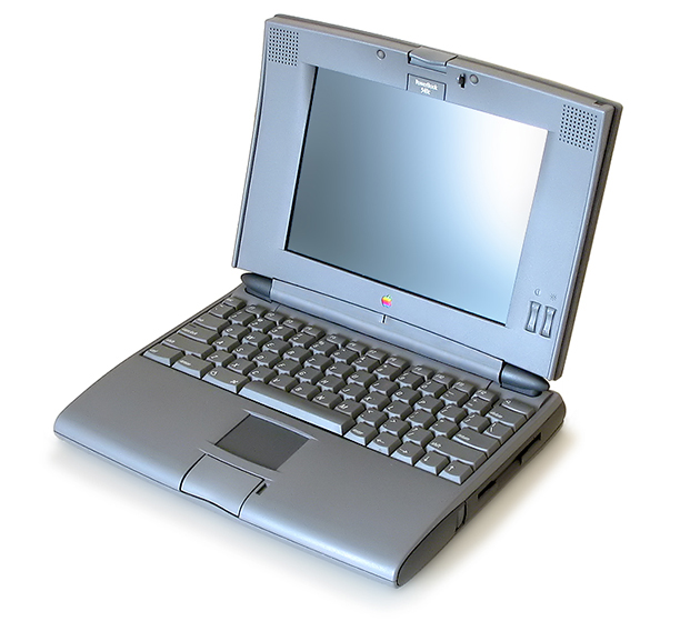 최초로 터치패드를 적용한 애플컴퓨터 파워북(1994년)