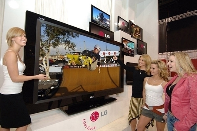 ▲ CES 2007에 전시된 LG전자 TV (출처= LG전자)