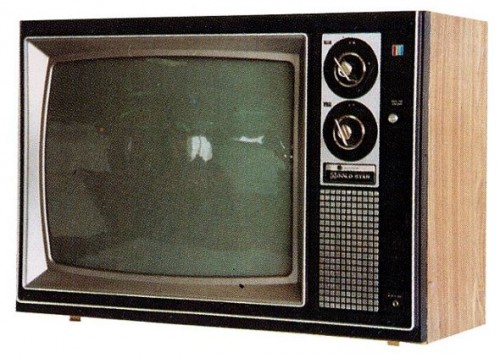 ▲ 1977년에 생산된 금성사(현 LG전자)의 첫 컬러 TV ‘CT-808’ / 사진 출처: LG전자