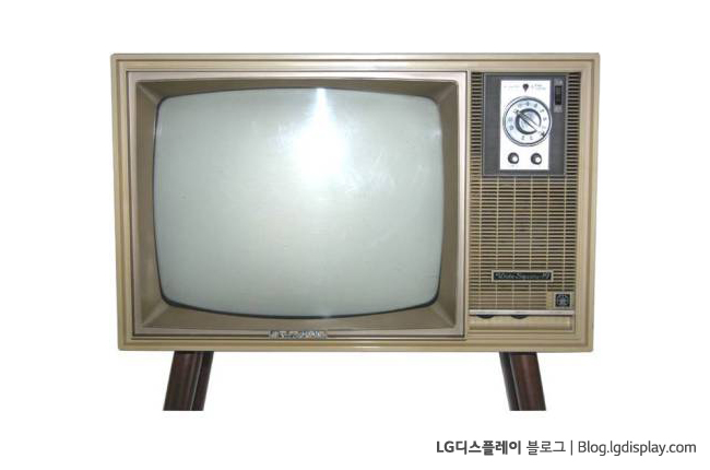금성사(현 LG전자) 국내 최초의 흑백 TV ‘VD-191’