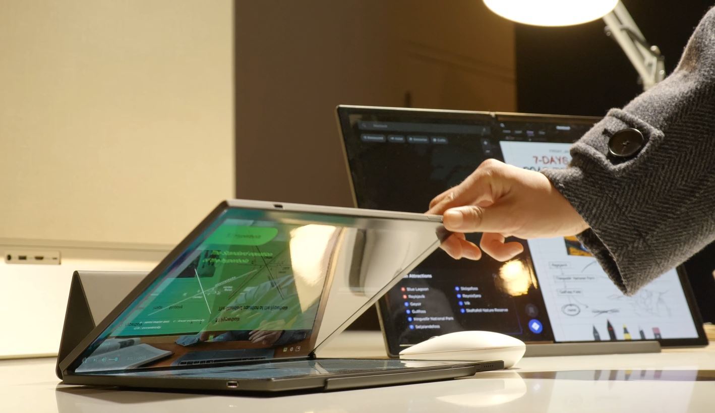 [CES 2023] 17-inch Foldable OLED (3)