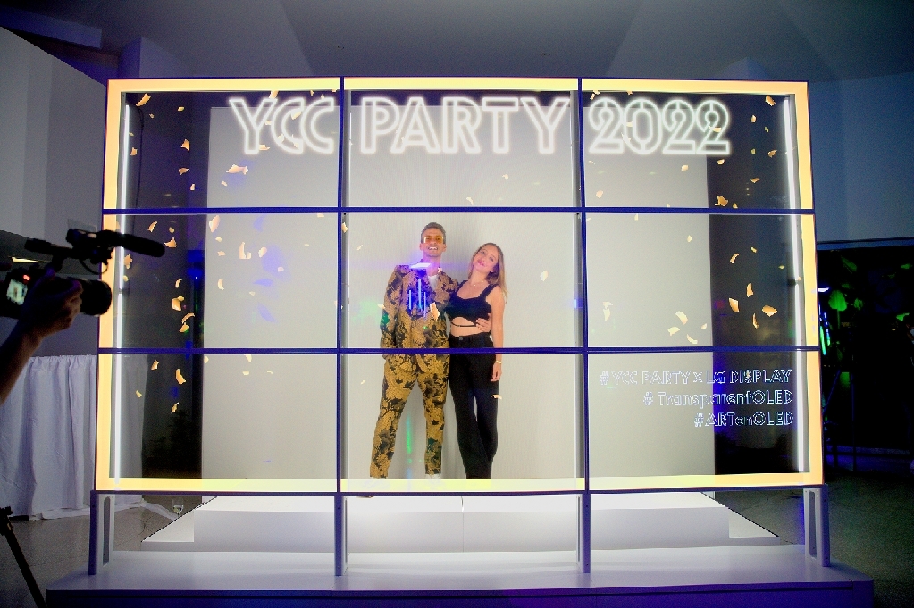 2022_[YCC Party] Transparent OLED Photo Wall (2)