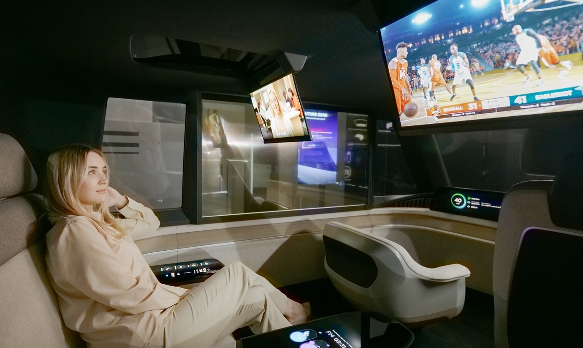 [CES 2023] LG Display's Slidable Automotive OLED