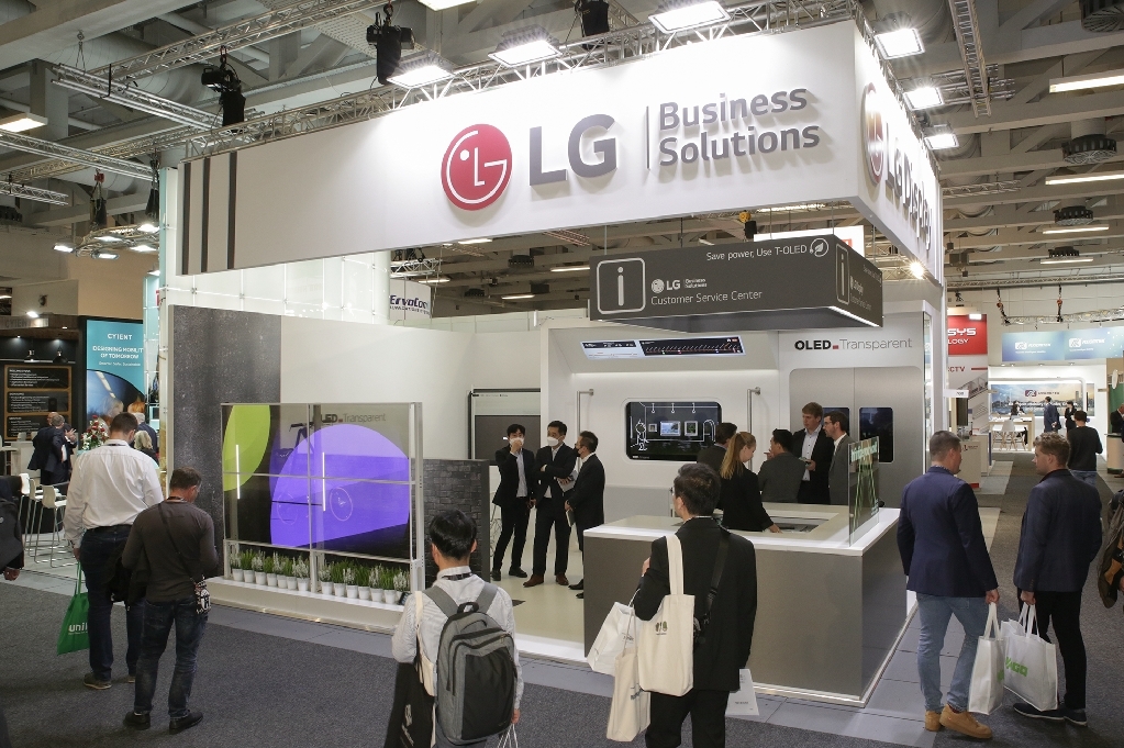 InnoTrans 2022_LG Display Booth (2)