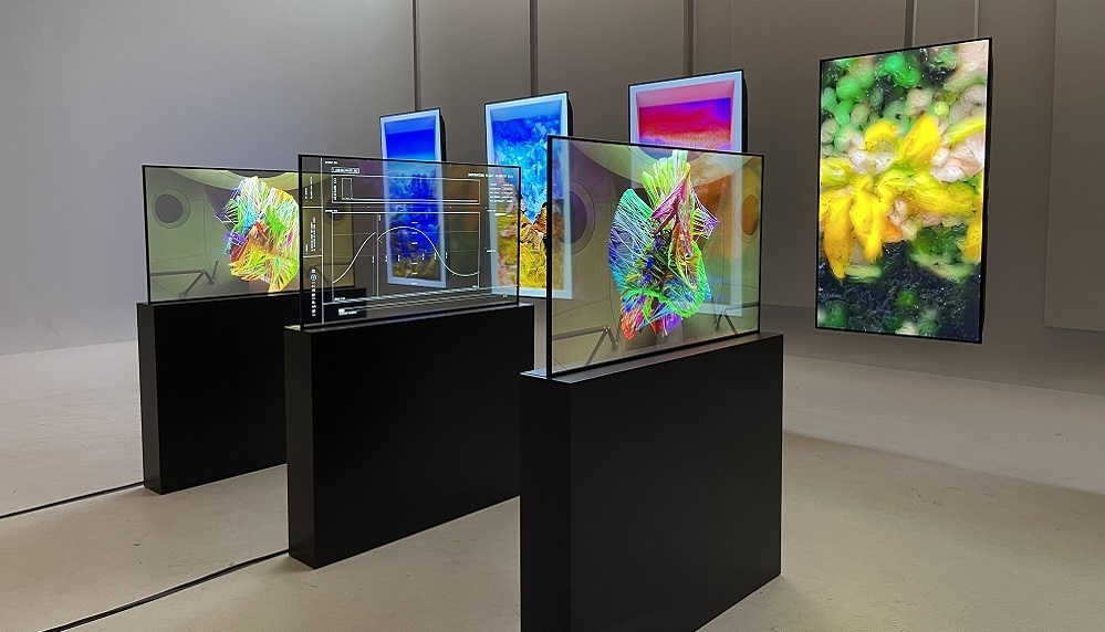 2022_Transparent OLED and NFT collection accelerating the digital art revolution (1)