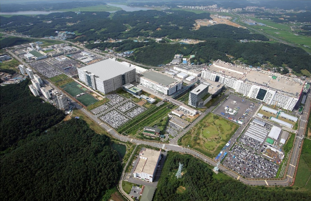 Gen 10.5 OLED production line in Paju