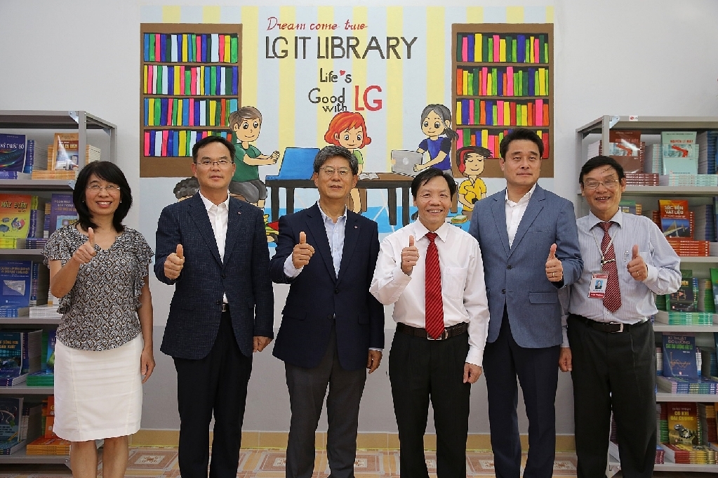 LG디스플레이, LG전자-LG이노텍과 함께 베트남 소외계층 청소년 자립지원 나서