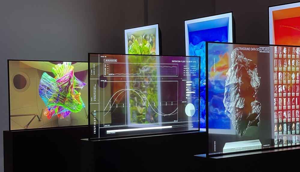 2022_Transparent OLED and NFT collection accelerating the digital art revolution (2)