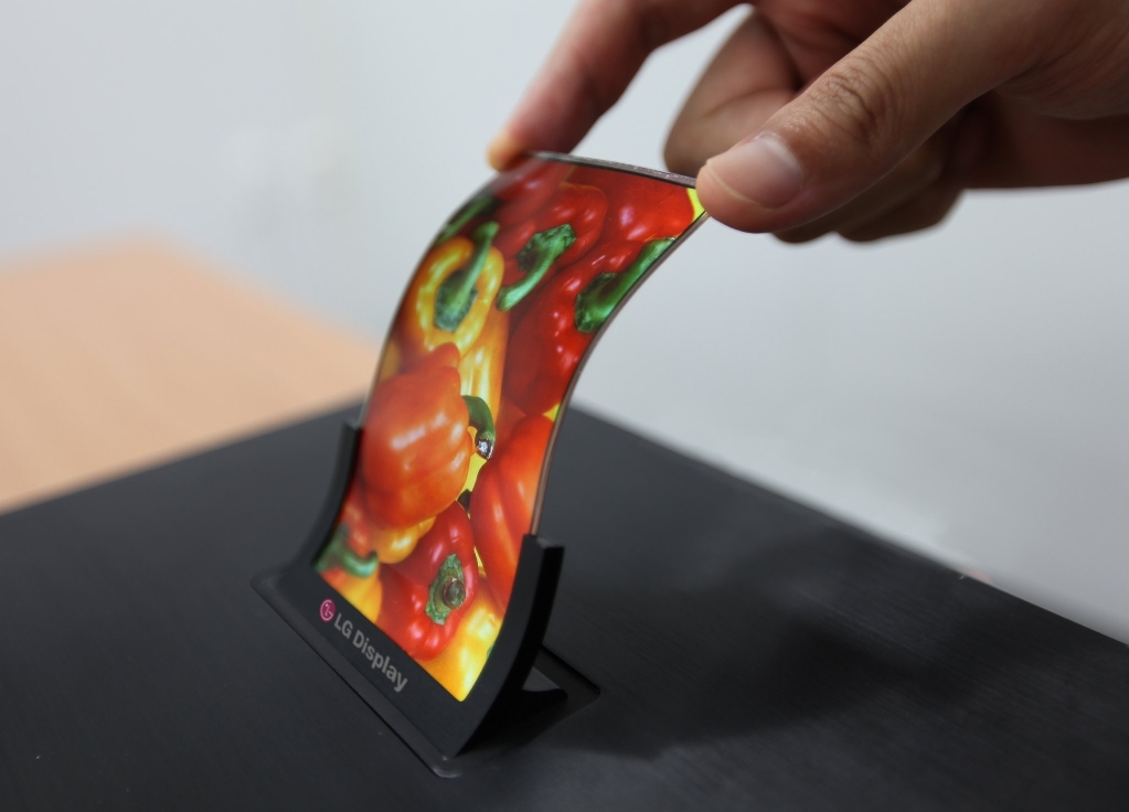 LG디스플레이, 세계 최초 스마트폰용 플렉서블(Flexible) OLED 패널 양산