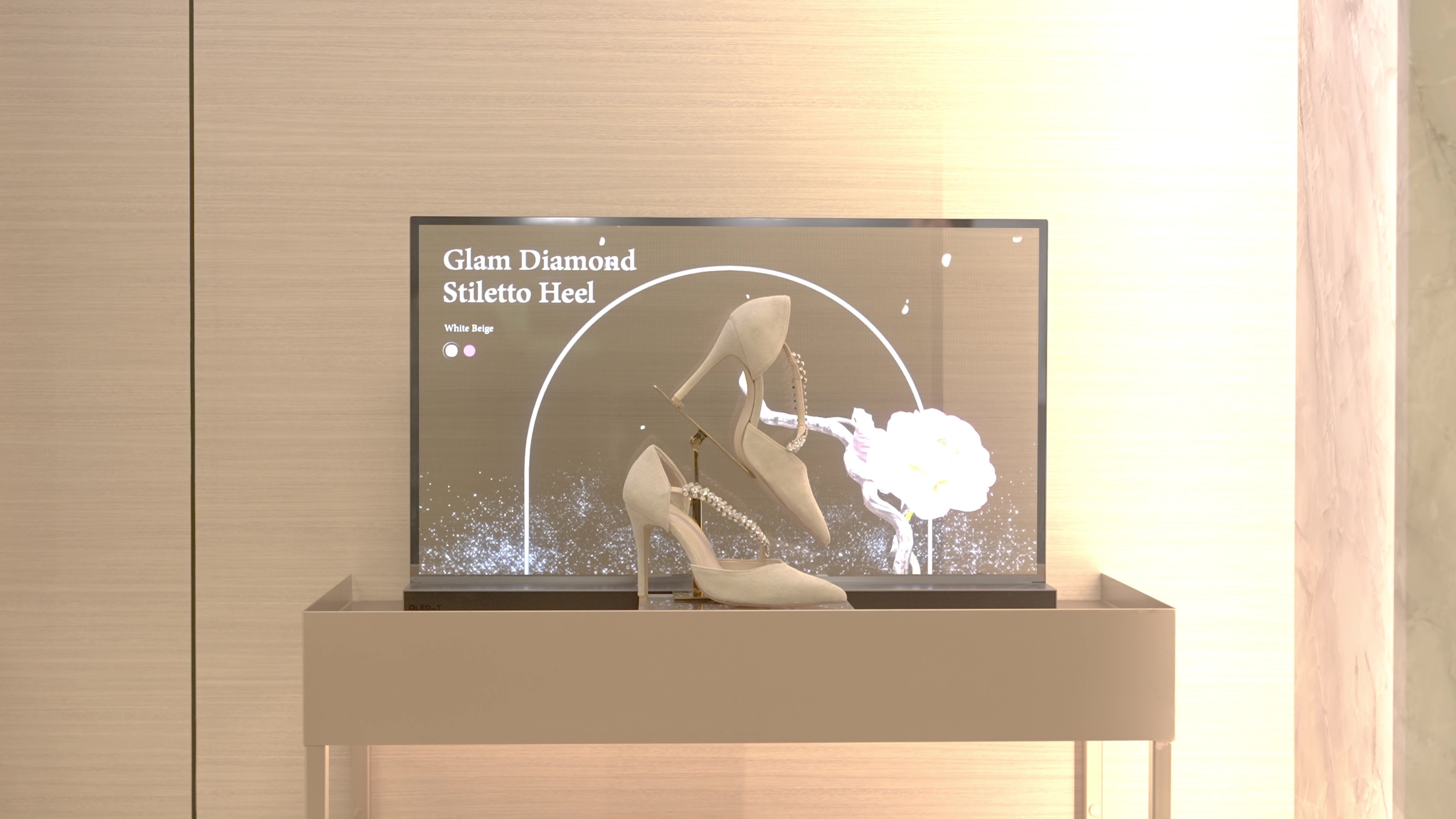 [CES 2024] 30" HD Transparent OLED (Access)