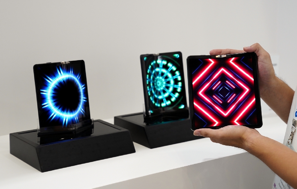 [IMID 2022] 8-in. 360° Foldable OLED