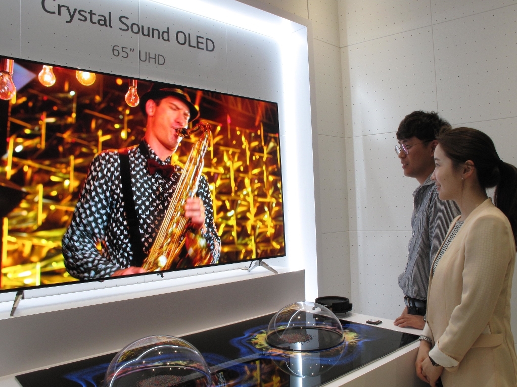 2017 SID_65인치 UHD Crystal Sound OLED